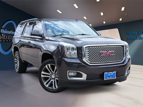 Used 2017 GMC Yukon Denali w/ Open Road Package image 3