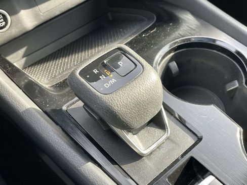 Used 2023 Nissan Rogue S image 30