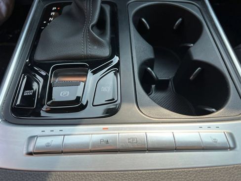 Used 2026 Kia Carnival EX FWD image 19