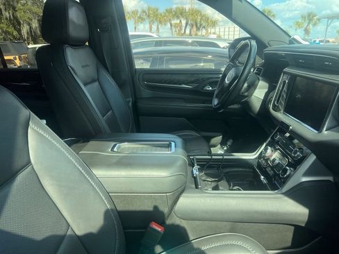 Certified 2023 GMC Yukon Denali RWD image 5