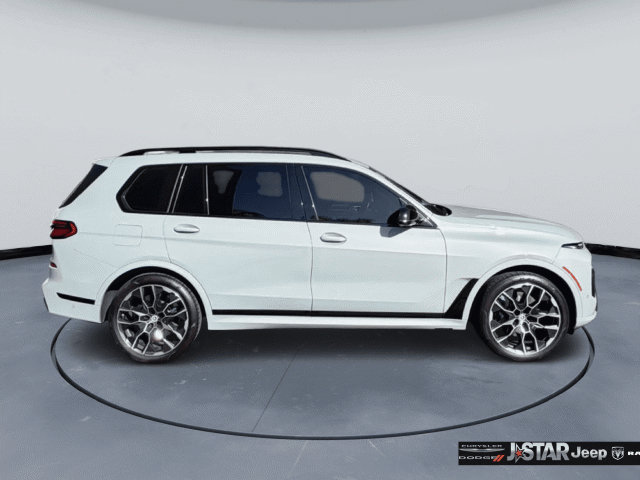 Used 2025 BMW X7 M60i w/ M Sport Professional Package AWD/4WD image 4