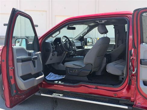 Used 2018 Ford F150 XLT w/ Equipment Group 302A Luxury AWD/4WD image 11