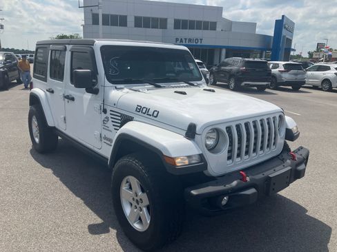 Used 2020 Jeep Wrangler Unlimited Sahara AWD/4WD image 1