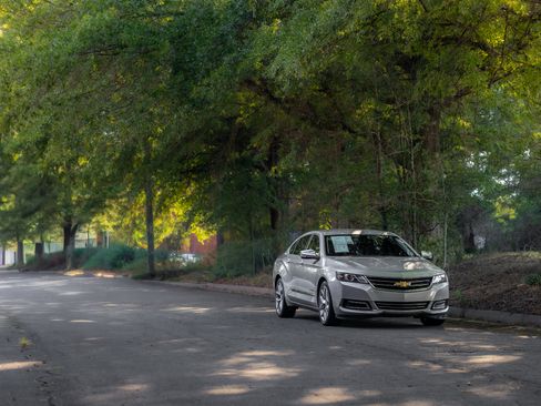 Used 2018 Chevrolet Impala Premier FWD image 36
