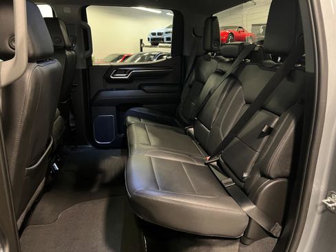 Used 2025 GMC Sierra 1500 SLT image 25