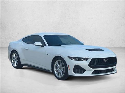 Used 2024 Ford Mustang GT Premium RWD image 3