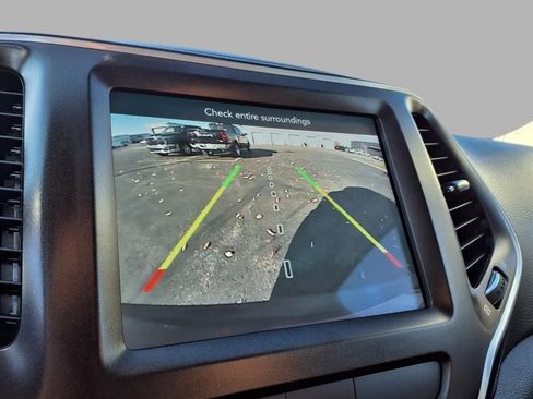 Used 2020 Jeep Cherokee Trailhawk w/ Cold Weather Group image 6