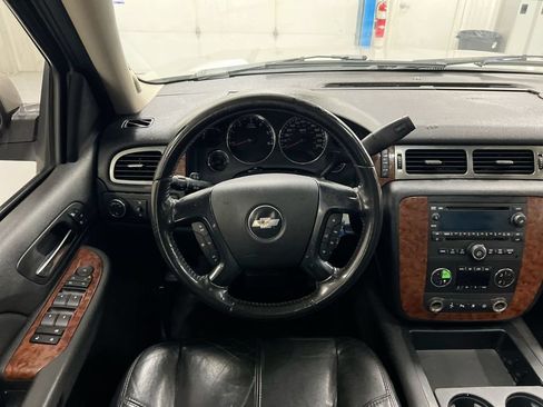 Used 2007 Chevrolet Tahoe LTZ w/ LTZ Preferred Equipment Group AWD/4WD image 11