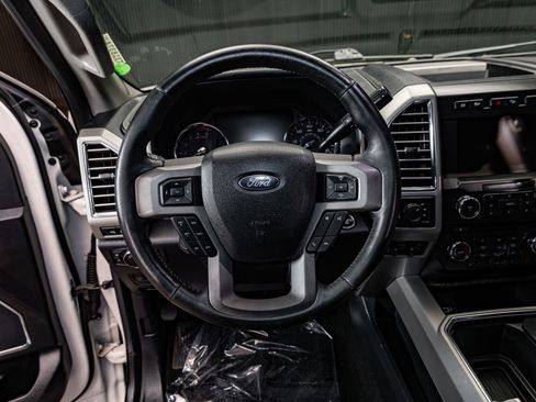 Used 2017 Ford F250 Lariat w/ Lariat Ultimate Package AWD/4WD image 13