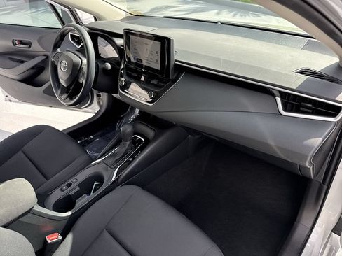 Used 2023 Toyota Corolla LE w/ LE Convenience Package FWD image 32