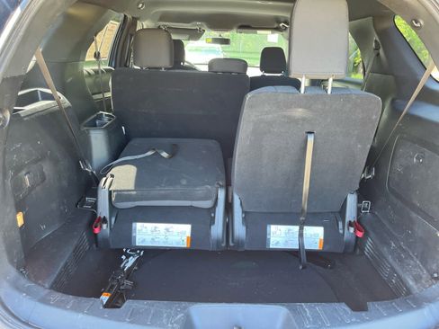 Used 2018 Ford Explorer XLT w/ Equipment Group 201A AWD/4WD image 27