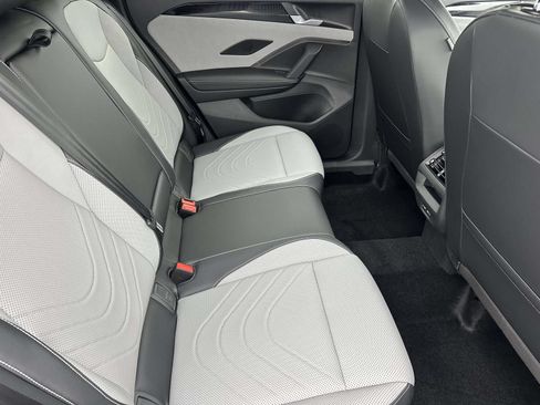 New 2026 Volkswagen Tiguan SE R-Line AWD/4WD image 11