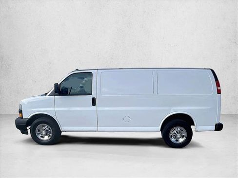 Used 2018 Chevrolet Express 2500 RWD image 6