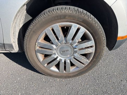 Used 2009 Lincoln MKX Base image 11