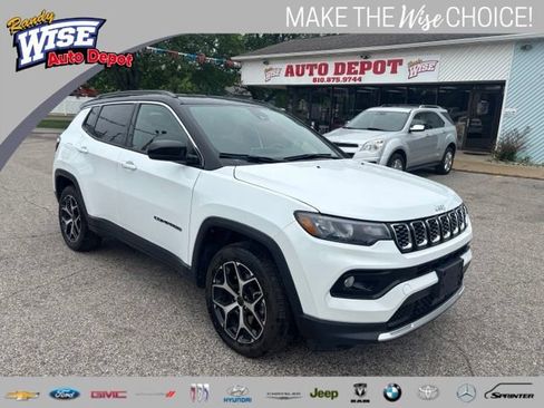 Used 2025 Jeep Compass Limited AWD/4WD image 2
