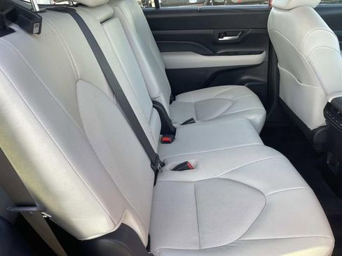 Used 2024 Toyota Grand Highlander XLE image 33