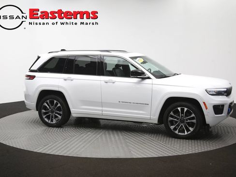 Used 2023 Jeep Grand Cherokee Overland w/ Advanced Protech Group III AWD/4WD image 51