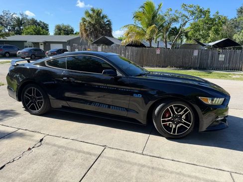 Used 2015 Ford Mustang GT RWD image 4