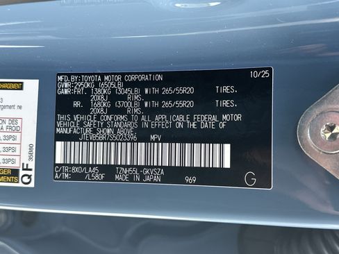 Certified 2025 Toyota 4Runner Limited AWD/4WD image 35