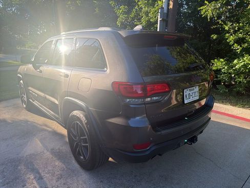 Used 2019 Jeep Grand Cherokee Trailhawk w/ Trailhawk Luxury Group AWD/4WD image 11