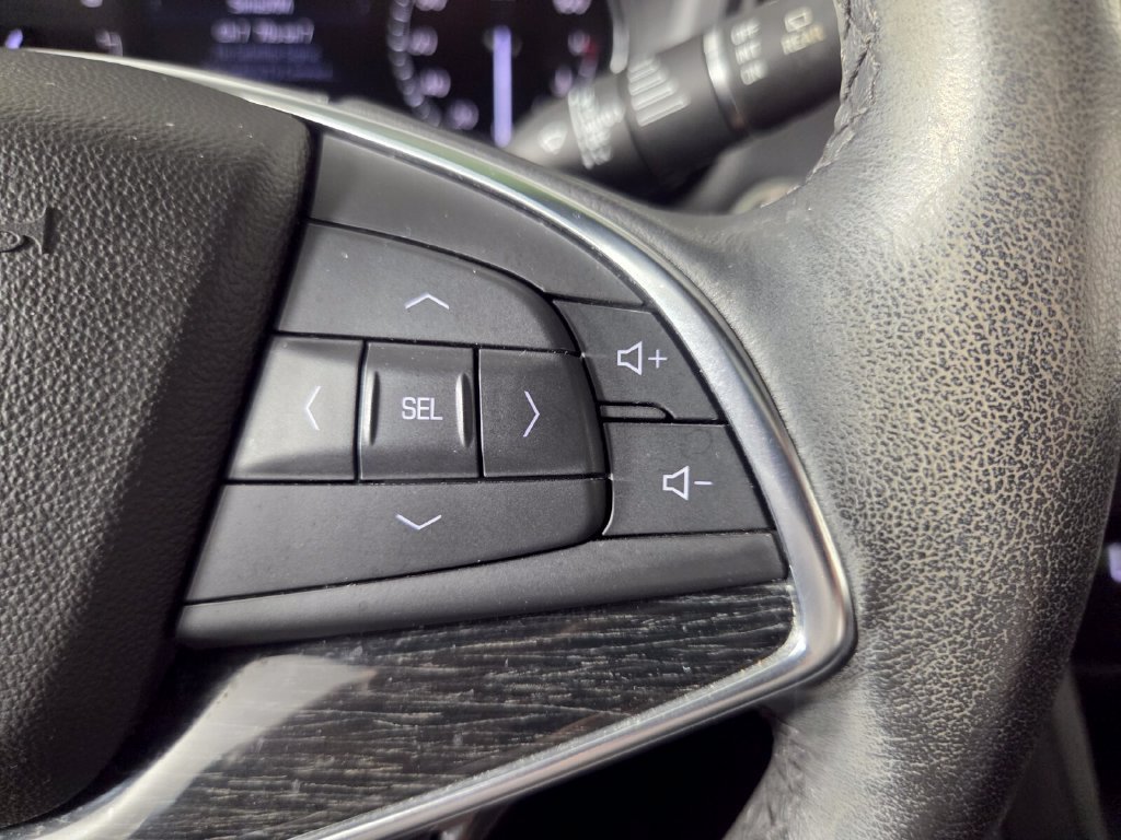 Used 2021 Cadillac XT5 Premium Luxury w/ LPO, Floor Liner Package AWD/4WD image 16