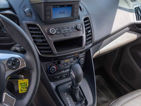 Used 2022 Ford Transit Connect XL image 14
