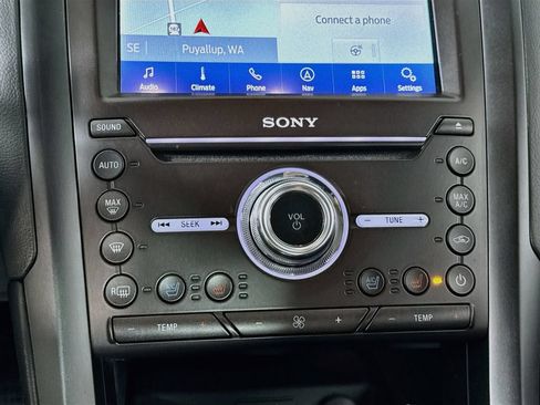 Used 2020 Ford Fusion Energi Titanium FWD image 19