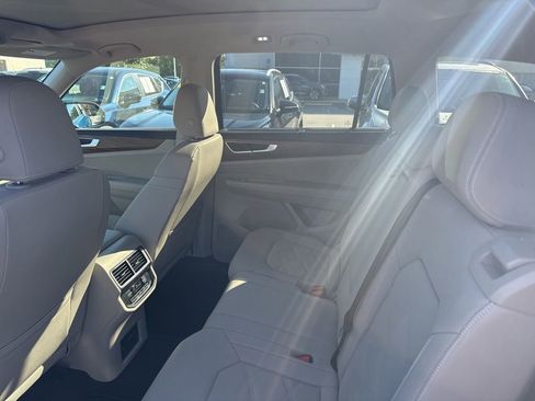 Certified 2026 Volkswagen Atlas SE w/ Panoramic Sunroof Package FWD image 26