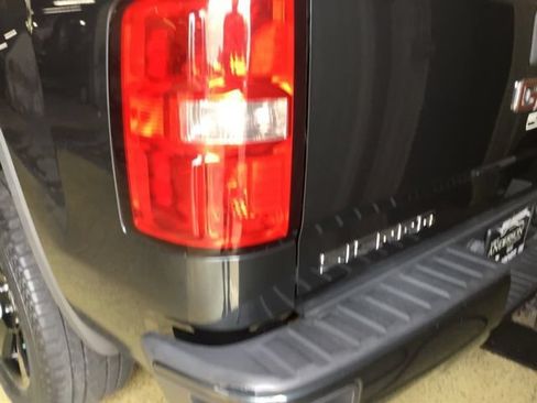 Used 2017 GMC Sierra 1500 SLE w/ SLE Value Package AWD/4WD image 17