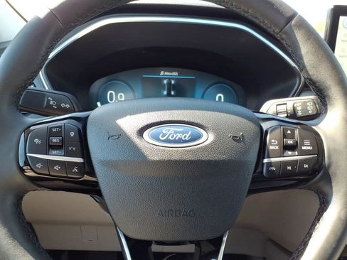 Used 2023 Ford Escape Platinum w/ Premium Technology Package AWD/4WD image 19