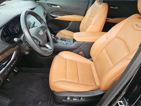 Used 2023 Cadillac XT4 Sport FWD image 17