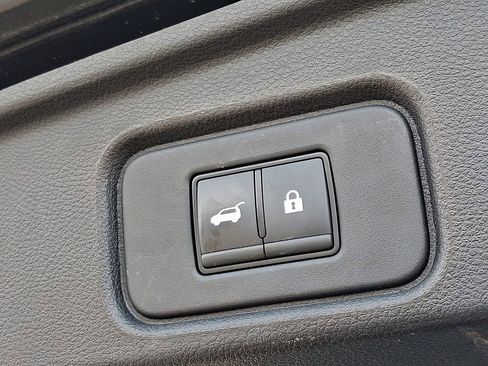 Certified 2023 Nissan Pathfinder SV w/ SV Premium Package image 30