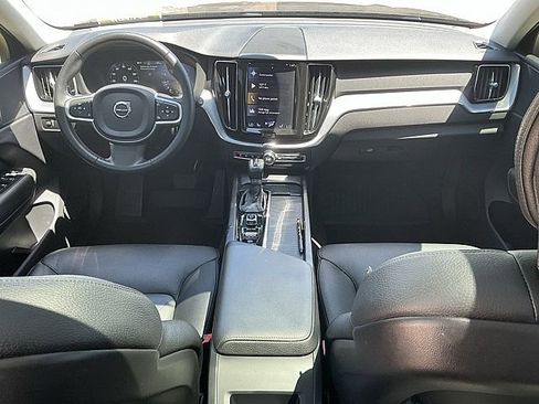 Used 2020 Volvo XC60 T6 Momentum AWD/4WD image 15