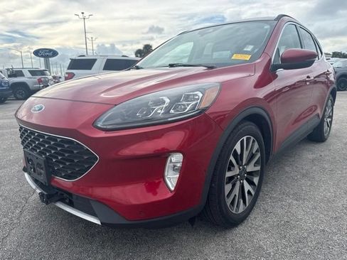 Used 2020 Ford Escape Titanium FWD image 3