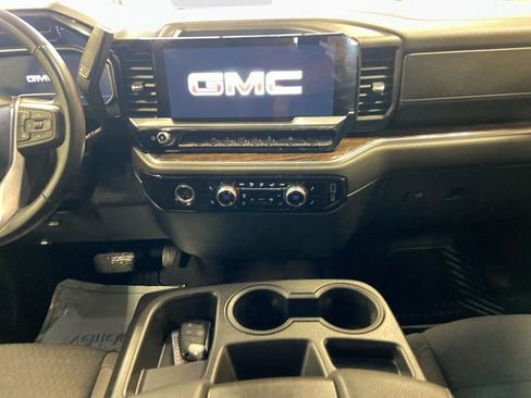 Used 2024 GMC Sierra 1500 Elevation image 12