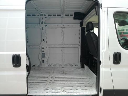 Used 2023 RAM ProMaster 2500 FWD image 5
