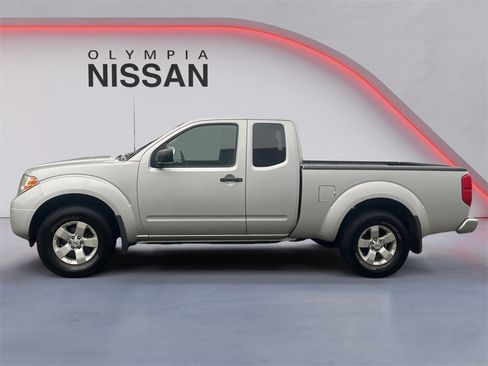 Used 2012 Nissan Frontier SV w/ SV Premium Utility Pkg image 2