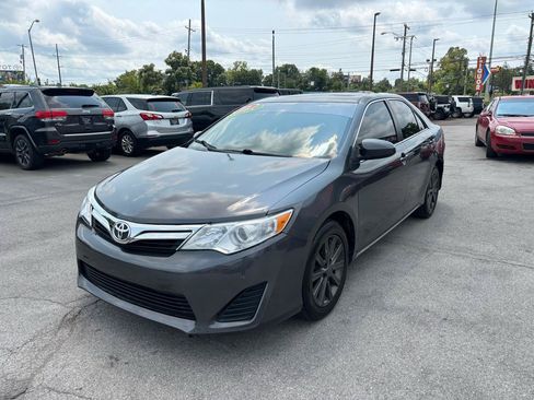 Used 2012 Toyota Camry XLE w/ Leather Pkg FWD image 7