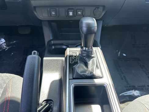 Used 2023 Toyota Tacoma SR5 AWD/4WD image 23