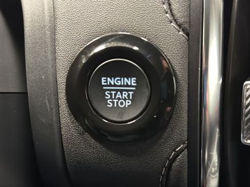 Used 2025 Ford Expedition Platinum image 26