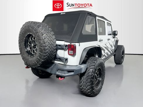 Used 2016 Jeep Wrangler Unlimited Rubicon AWD/4WD image 4