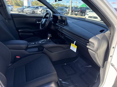Certified 2025 Honda HR-V Sport image 20