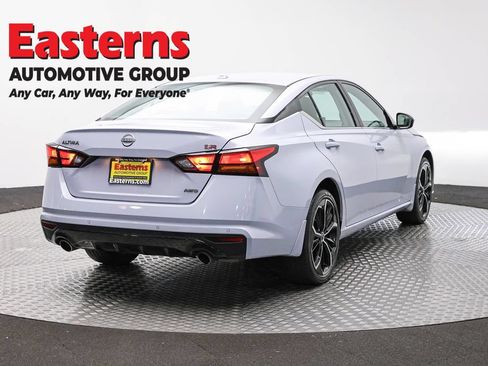 Used 2025 Nissan Altima 2.5 SR w/ SR Premium Package AWD/4WD image 5