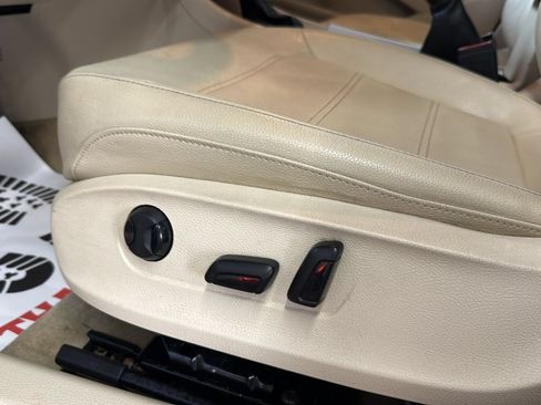 Used 2012 Volkswagen Passat TDI SE FWD image 8