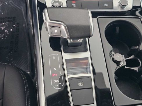 Used 2025 Audi Q7 3.0T Premium Plus AWD/4WD image 32