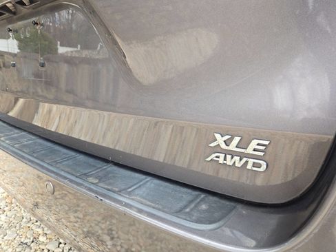 Used 2015 Toyota Sienna XLE Premium image 17