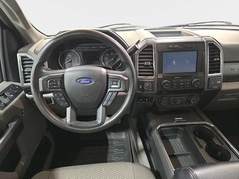 Used 2018 Ford F250 XLT w/ XLT Premium Package AWD/4WD image 12