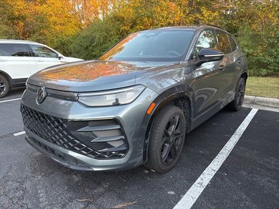 Used 2025 Volkswagen Tiguan SE R-Line