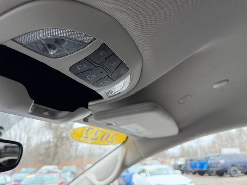 Used 2022 Chrysler Pacifica Touring-L image 17