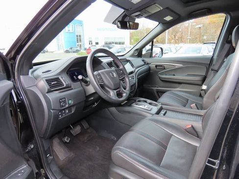 Certified 2022 Honda Passport TrailSport image 2